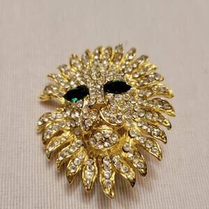 Vintage Gold Toned Emerald Eye Rhinestone Lion Head 2" Brooch